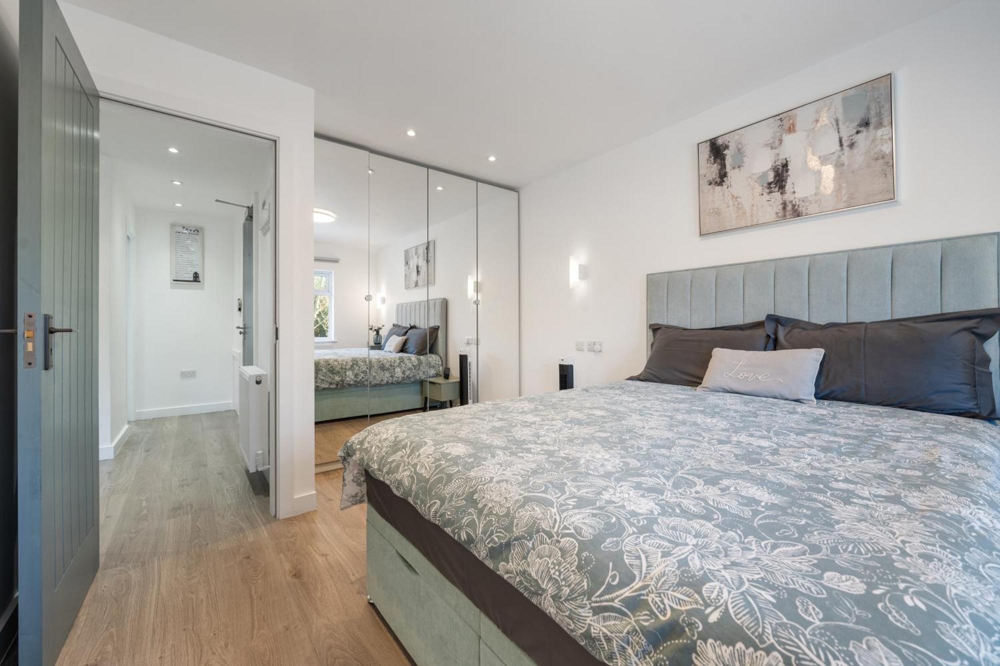 Newly Refurbished 2 Bed Flat Daire Mill Hill Dış mekan fotoğraf